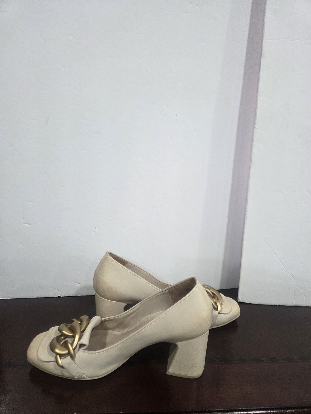 Paul Green Cream Block Heel Pumps with Gold Plstic Chain Sz.3 1/2  (US 6)